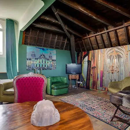 Appartement Poortgebouw Kasteel Borgharen - *