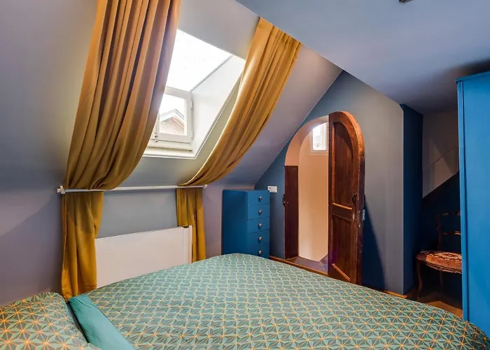 Poortgebouw Kasteel Borgharen - *